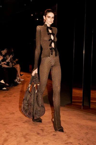 Look 13